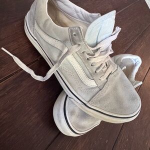 Vans Low-Top Sneakers in Light Gray and White